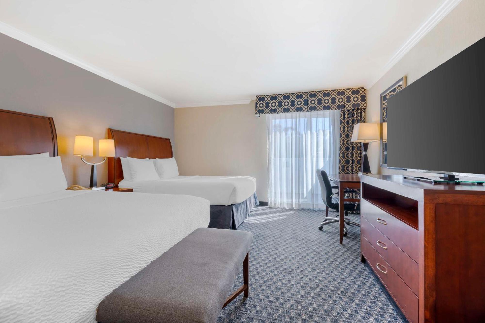 Best Western Plus Marina Shores Hotel Dana Point Exterior photo