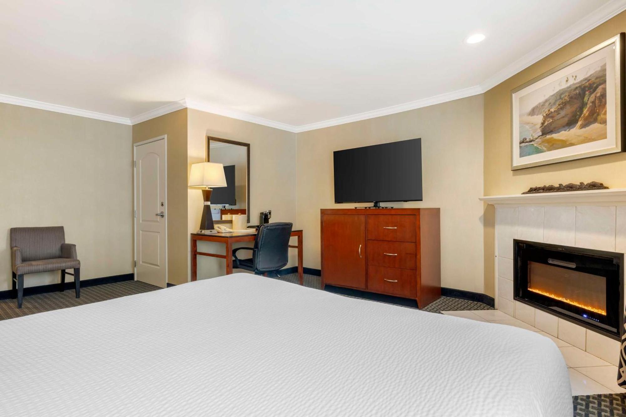 Best Western Plus Marina Shores Hotel Dana Point Exterior photo