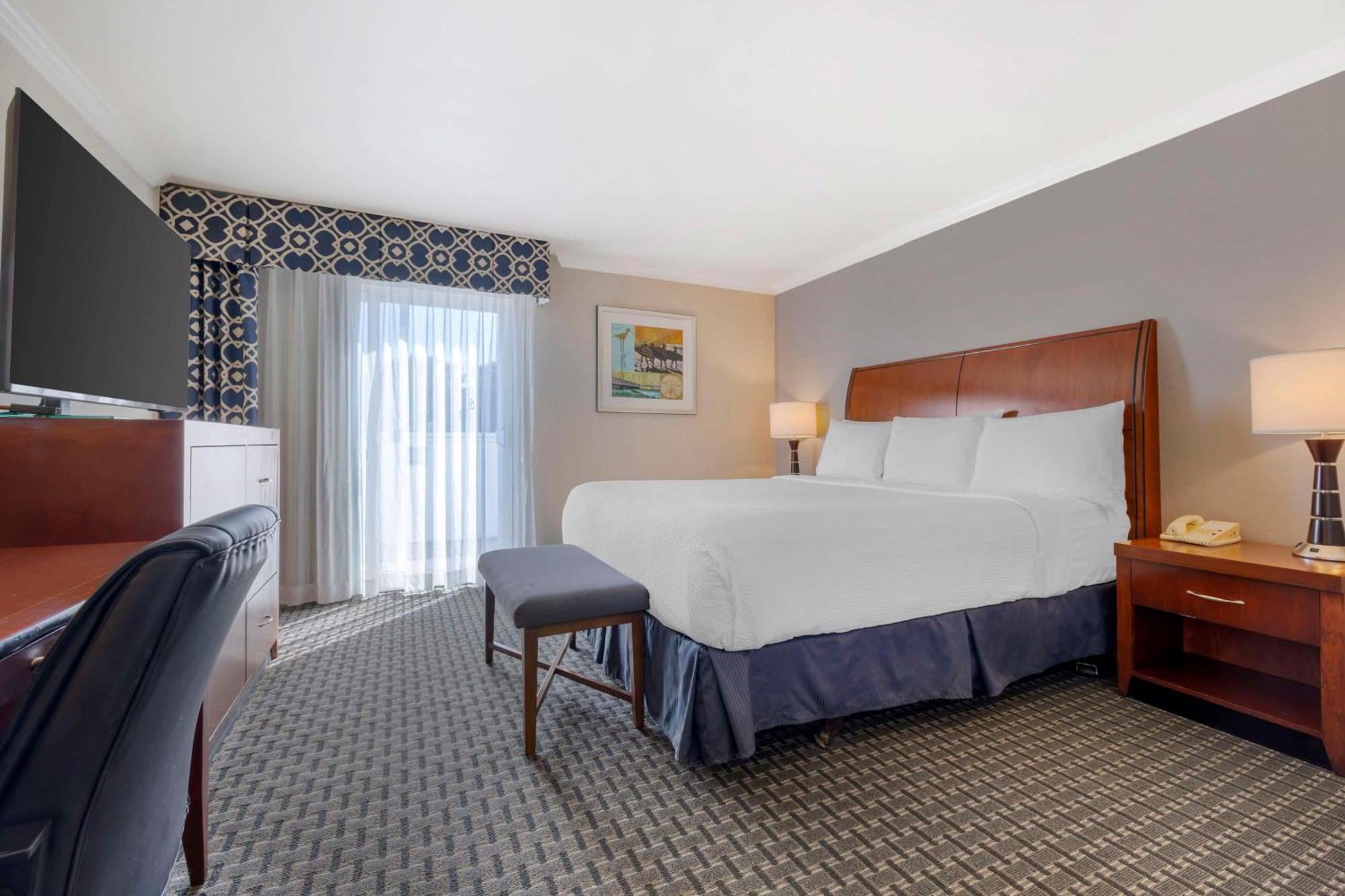 Best Western Plus Marina Shores Hotel Dana Point Exterior photo
